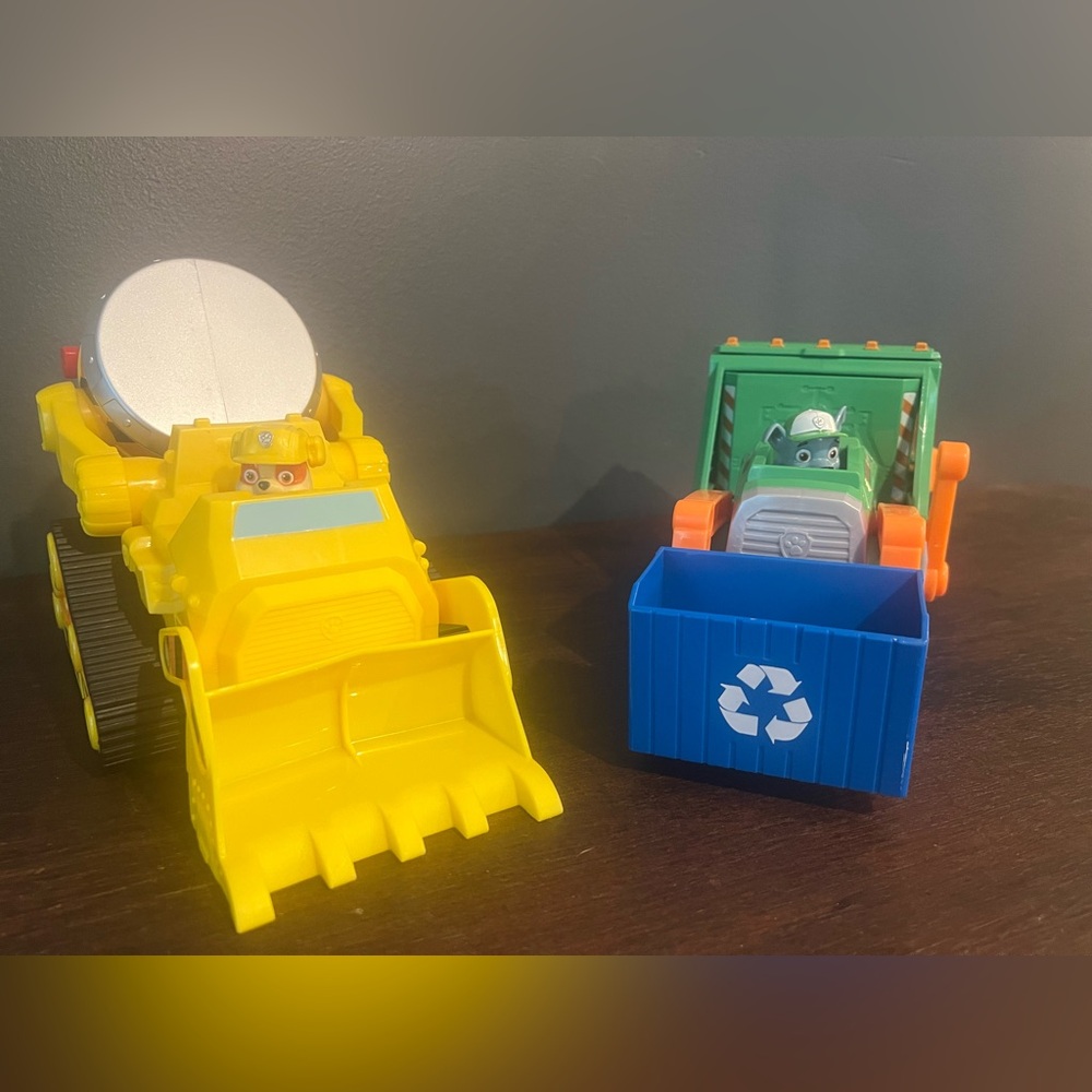 PAW Patrol The Movie Rubble's Deluxe Bulldozer and Rocky's Reuse It Deluxe Truck